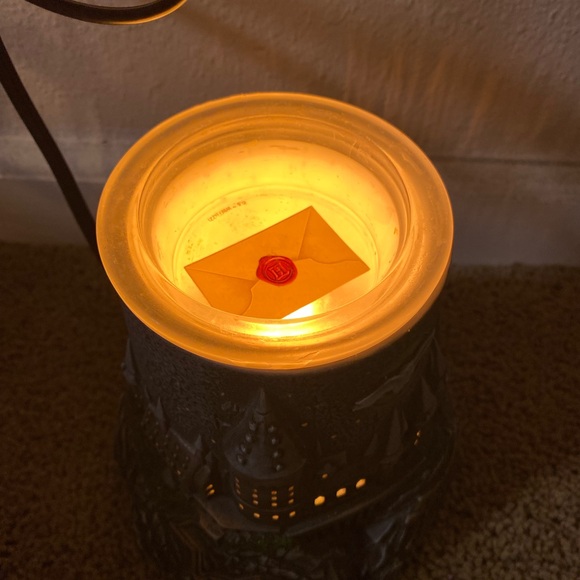 Hogwarts Harry Potter Castle Warmer - Picture 9 of 10